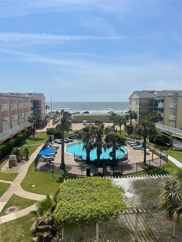 Piscine extérieure, piscine chauffée