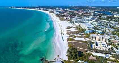 Location Location! Two Minutes from Siesta Key Beach (#1 Beach in the U.S.)