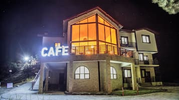 Mặt tiền nơi lưu trú