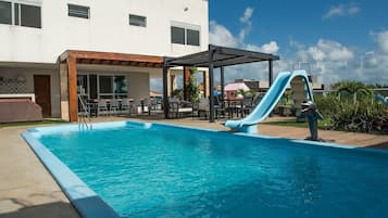 Piscina externa
