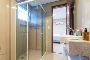 Luksus-alpehytte | Bad | Dusj og håndklær