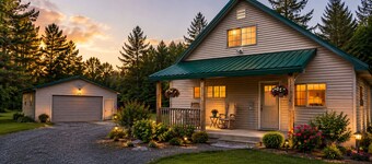 NEW!! Clean, Comfortable & Spacious Northwoods Cabin.