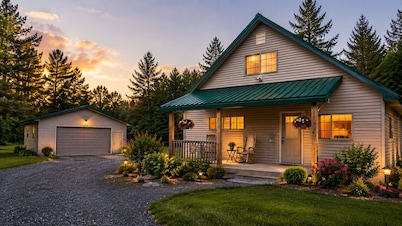 NEW!! Clean, Comfortable & Spacious Northwoods Cabin.