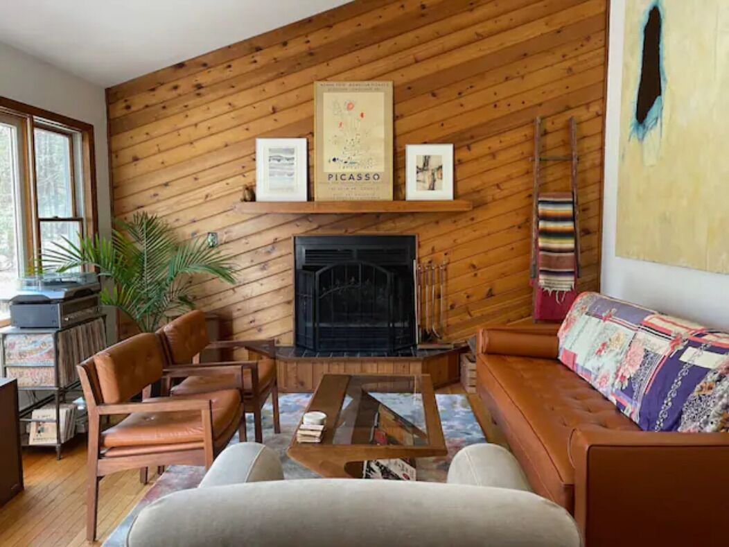 House w/ Hot Tub on 10 Acres near Delaware River