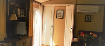 A750 m de la plage sur petit camping privé
