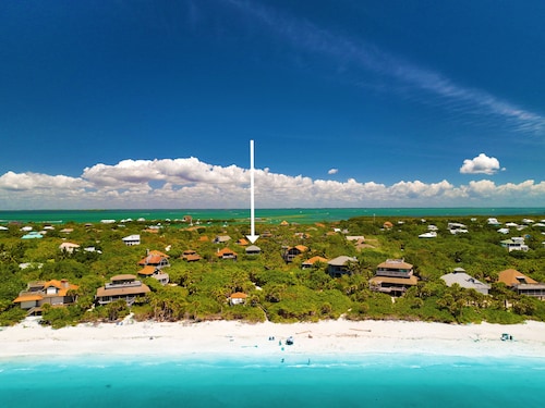 Spectacular beach front views with a short walk to members only beach