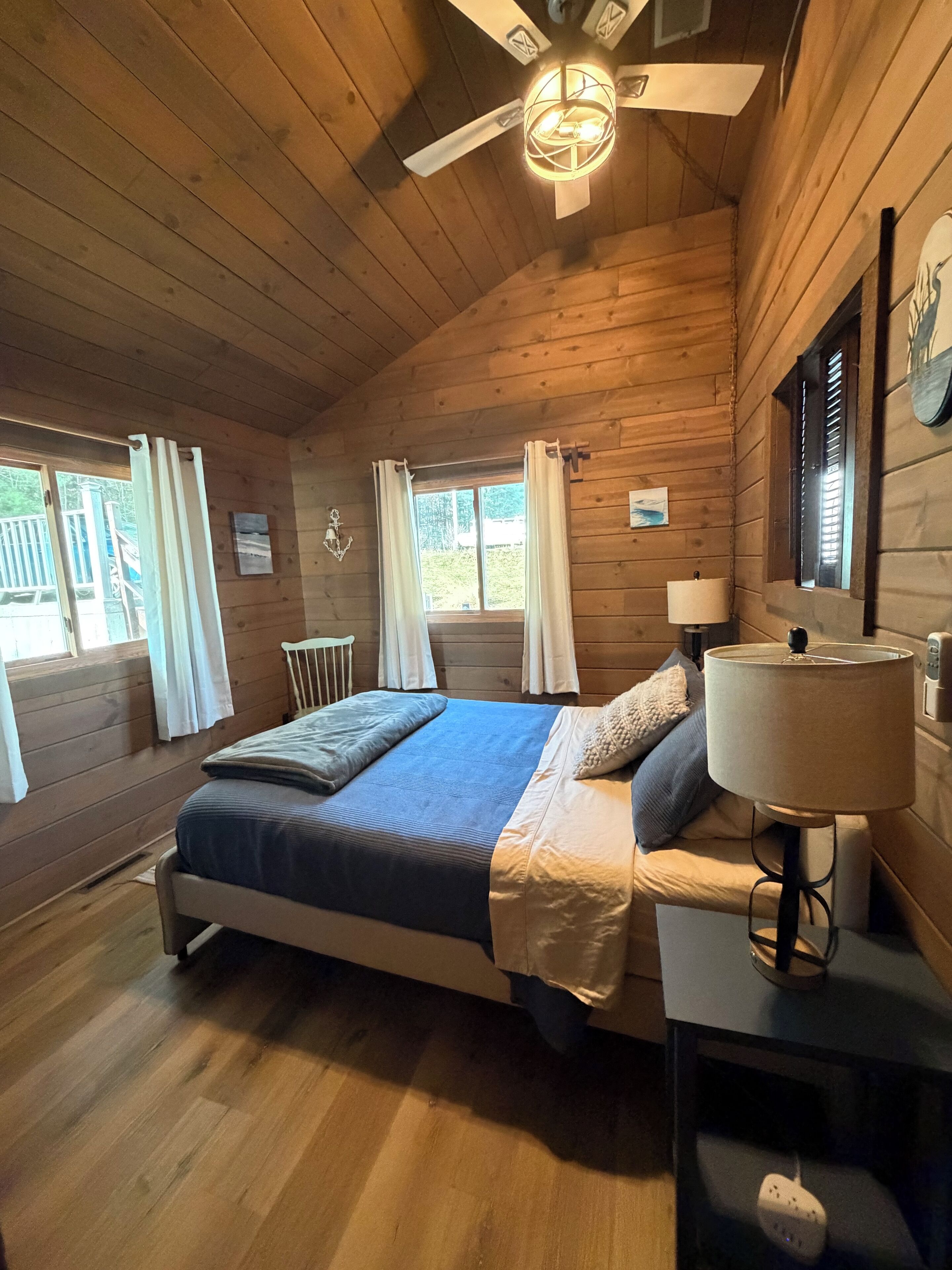 4 bedrooms, desk, travel crib, free WiFi