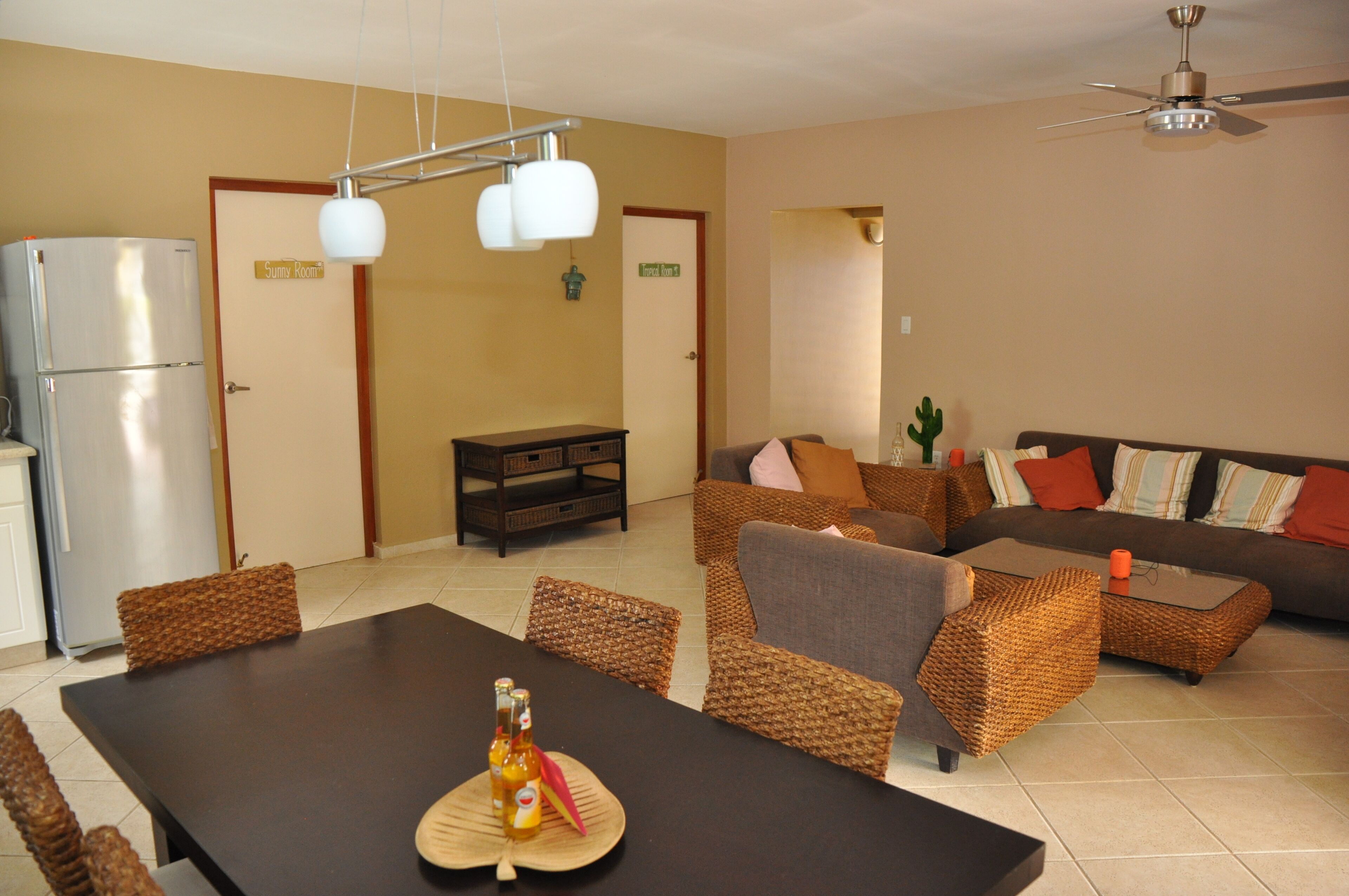 Smart-TV, bøker og PC-skjermer