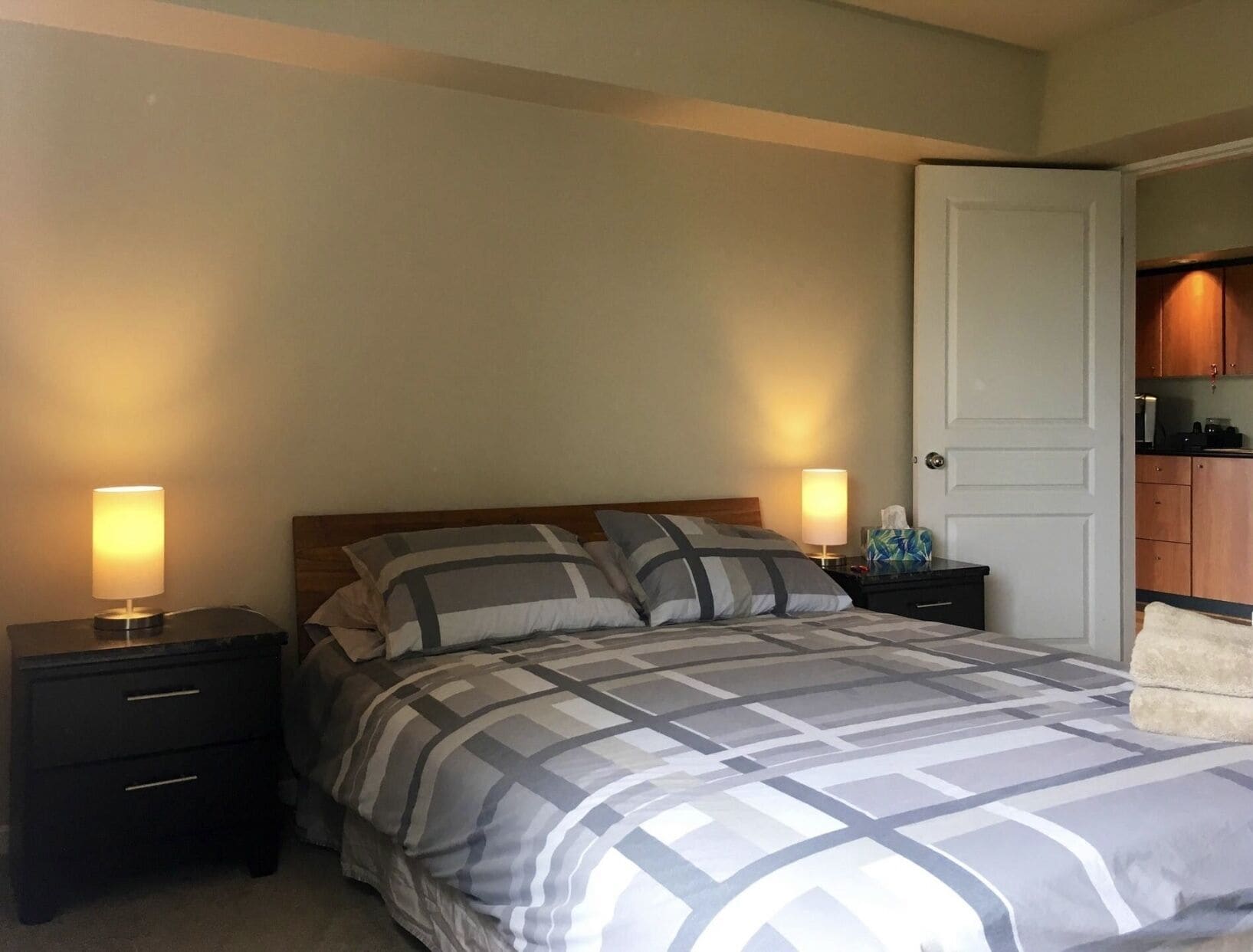 1 室のベッドルーム、アイロン / アイロン台、WiFi (無料)、ベッドシーツ