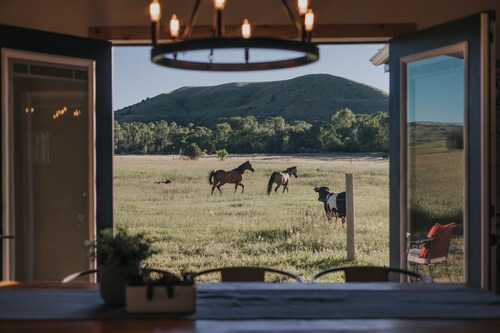 Spacious Family-friendly Ranch House - perfect for Outdoorsman too!