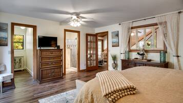 5 bedrooms, free WiFi, bed sheets