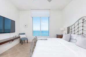 3 bedrooms, desk, iron/ironing board, travel crib