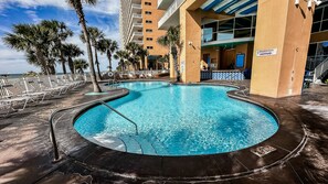 Piscine extérieure, piscine chauffée