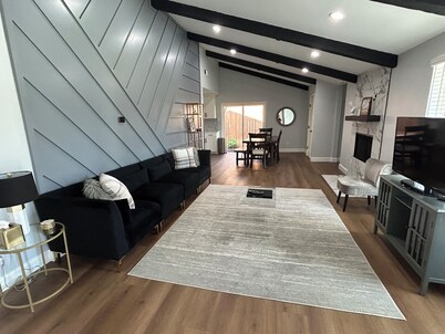 High-end Creek Retreat