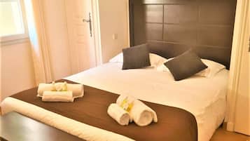 3 slaapkamers, een strijkplank/strijkijzer, wifi, beddengoed