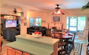 Interior - Gorgeous Beach town-Tropical Private heated Pool & Tiki Lanai Close to Beaches! (Largo)