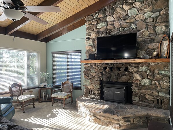 Smart TV, fireplace, DVD player