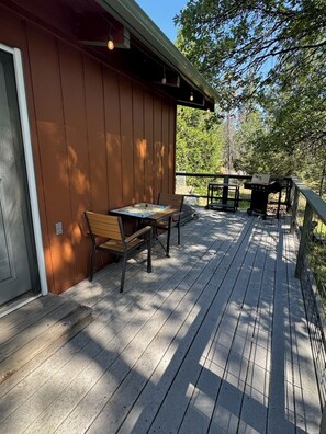 Outdoor dining - The Great Outdoors (Wishon)