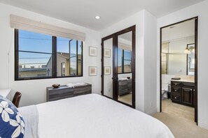 3 bedrooms, iron/ironing board, travel cot, free WiFi - Italian Villa with panoramic ocean views from Catalina Island to Malibu! (Manhattan Beach)