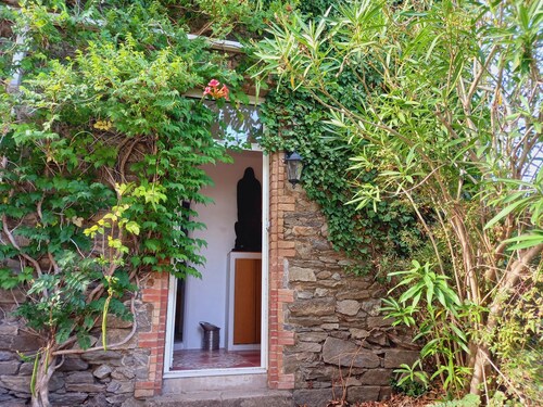 Charming village house in the Golf de St Tropez.