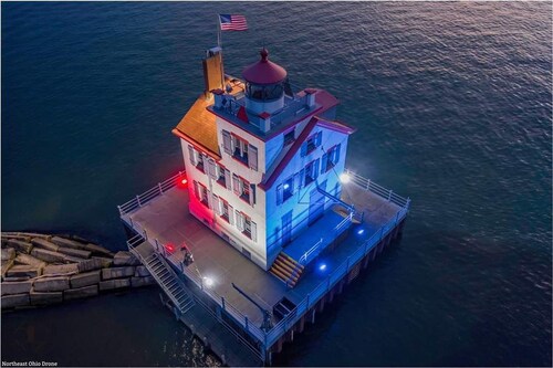 Historical 6 bed home, game room, short walk to beach & harbor lighthouse views.