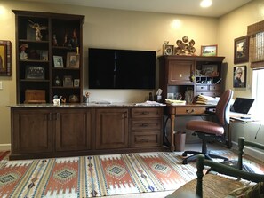 Interior - Sophisticated house, gorgeous backyard, lovely views of mountains. (Tucson)