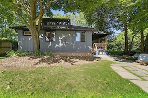Exterior - Lakefront Haven, Brand new! Beachfront escape! (Bayfield)