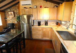 Fridge, microwave, oven, stovetop - Mountain Retreat w/ Great Views, LARGE HOT TUB, Great WIFI, Near Luray Caverns  (Stanley)