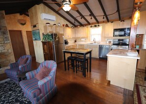 Fridge, microwave, oven, stovetop - Mountain Retreat w/ Great Views, LARGE HOT TUB, Great WIFI, Near Luray Caverns  (Stanley)