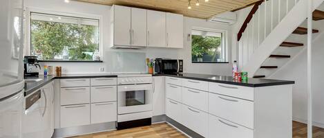 Kühlschrank, Ofen, Herdplatte, Geschirrspüler