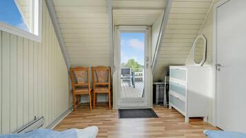 3 bedrooms, travel crib, free WiFi