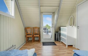 3 bedrooms, travel crib, free WiFi