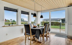 Dining - Amazing home in Bogense with sauna (Bogense)