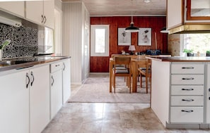Fridge, microwave, stovetop, coffee/tea maker - 3 bedroom gorgeous home in Visby (Visby)