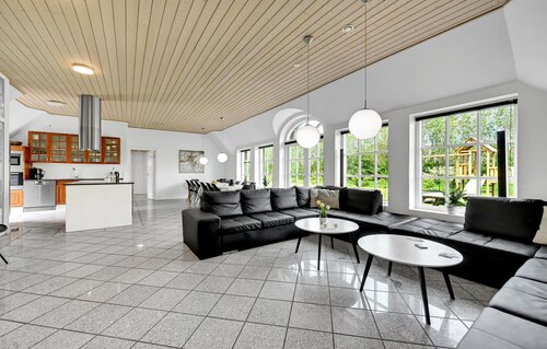 Stunning home in Ulfborg with sauna