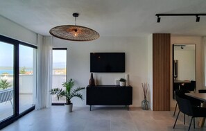 Interior - 3 bedroom gorgeous home in Klimno (Klimno)