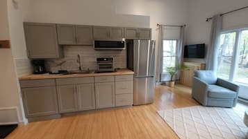 Fridge, microwave, coffee/tea maker, electric kettle