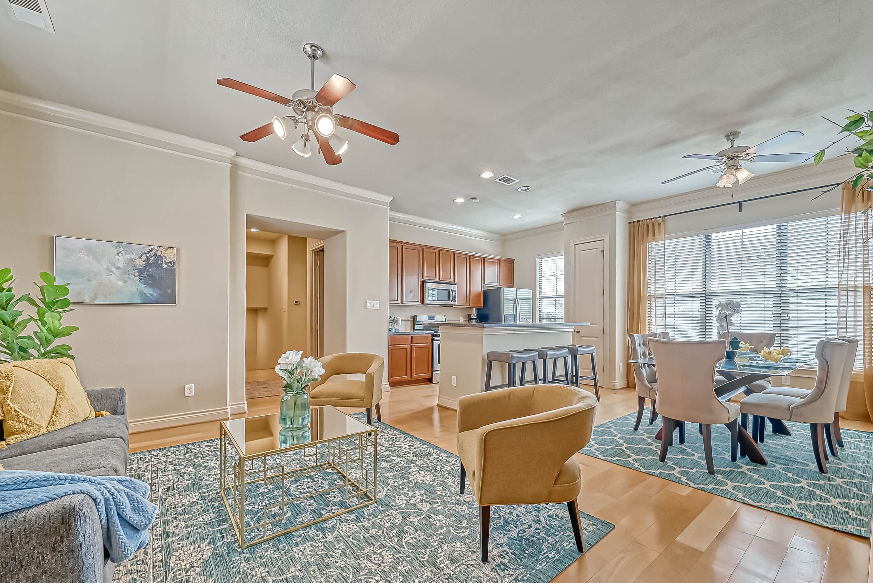 Bright and Spacious in Downtown Houston!