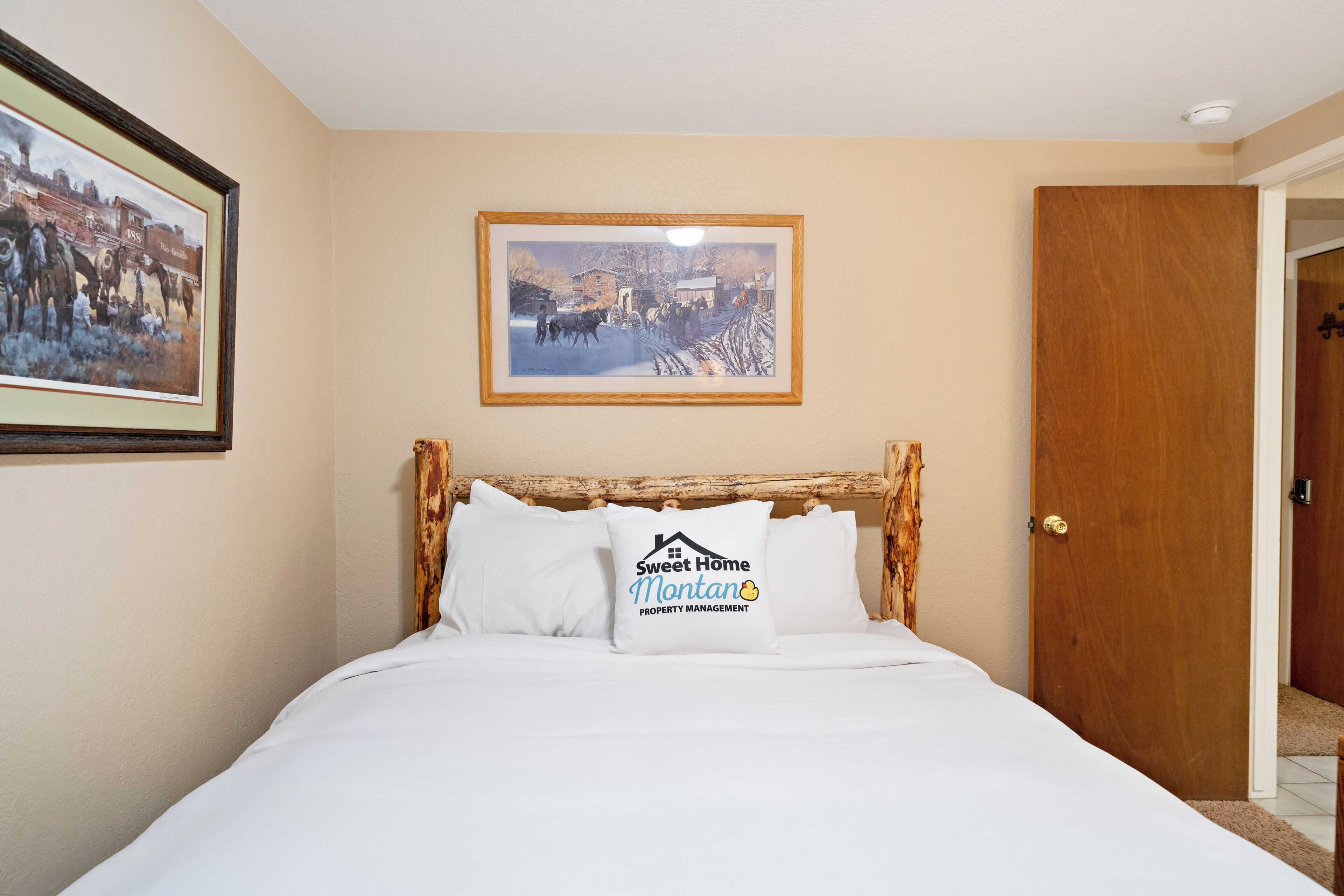 Townhome | 4 bedrooms, premium bedding, down duvets, free WiFi