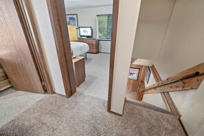 Living area - Trapper 8 (West Yellowstone)