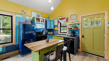 Basic Chalet | Private kitchen | Full-sized fridge, microwave, oven, stovetop