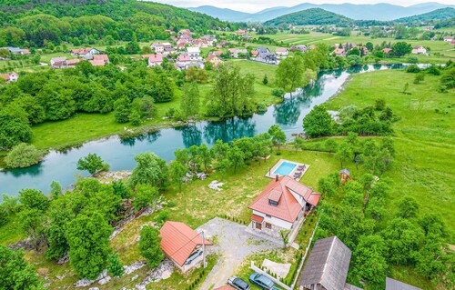 4 bedroom amazing home in Otocac