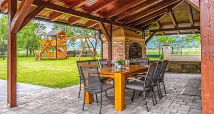 4 bedroom amazing home in Otocac