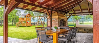 4 bedroom amazing home in Otocac