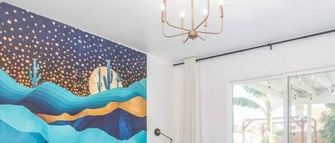 3 habitaciones, caja de seguridad en la habitación y escritorio