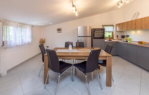 Dining - Gorgeous apartment in Rezanci with WiFi (Rezanci)