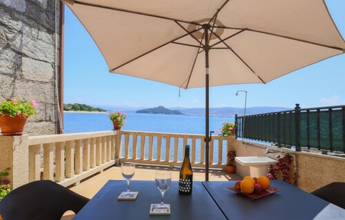 Nice home in Raxo with WiFi