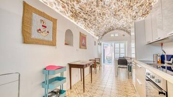 Kühlschrank, Ofen, Herdplatte