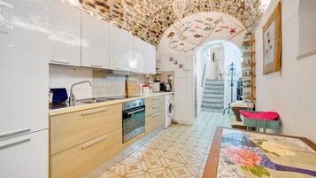 Kühlschrank, Ofen, Herdplatte