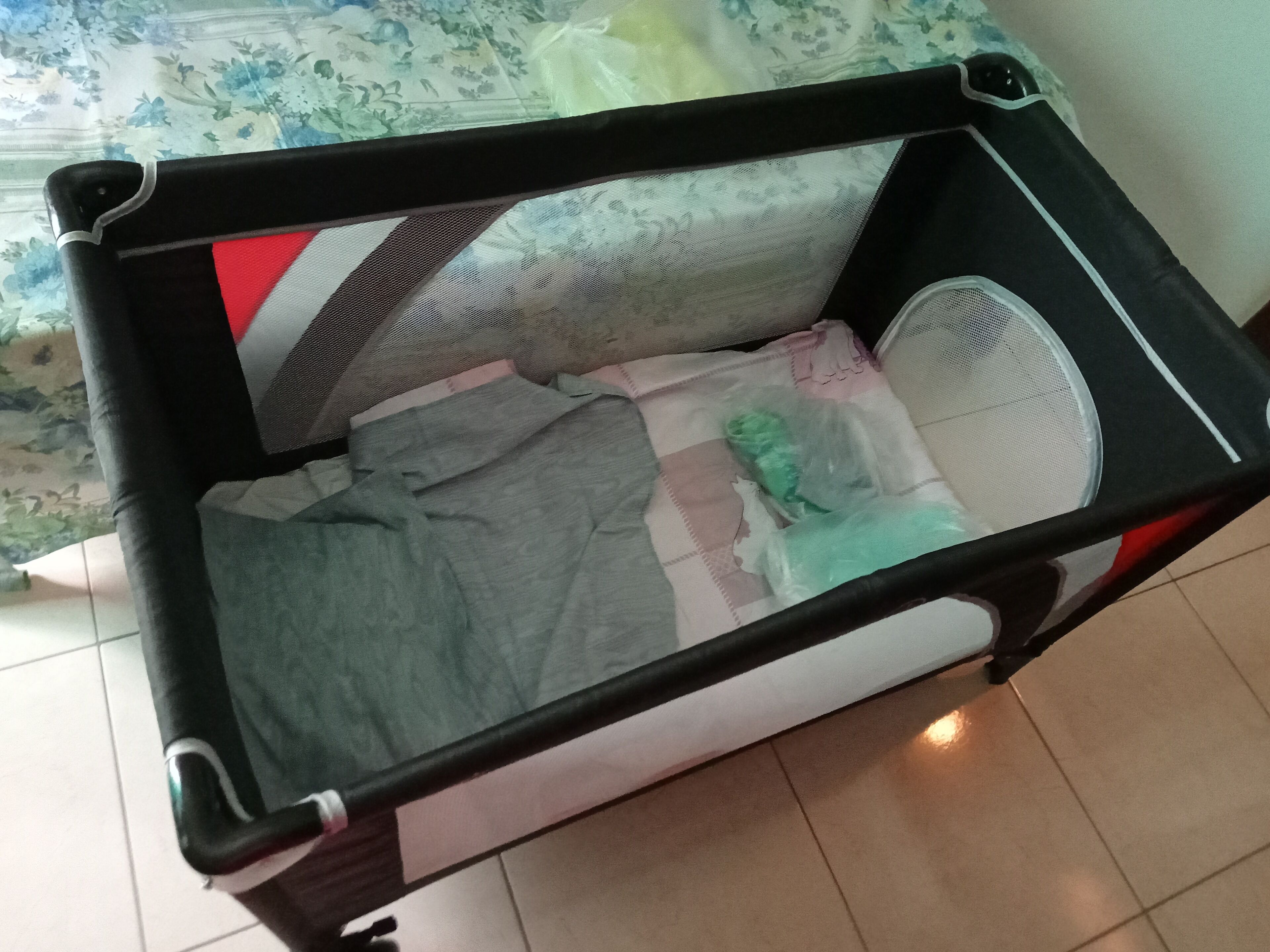 2 Schlafzimmer, Zimmersafe, Schreibtisch, Bügeleisen/Bügelbrett